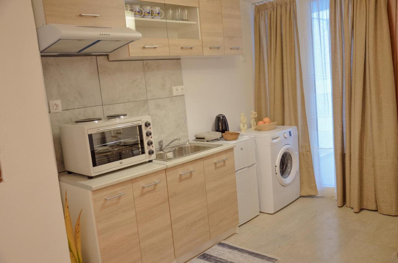 Vel Boutique Suites アギア・ガリニ エクステリア 写真