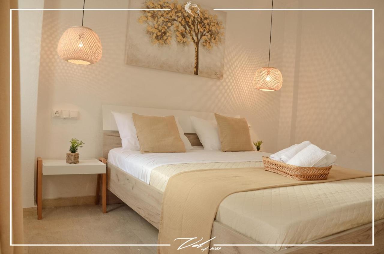 Vel Boutique Suites アギア・ガリニ エクステリア 写真